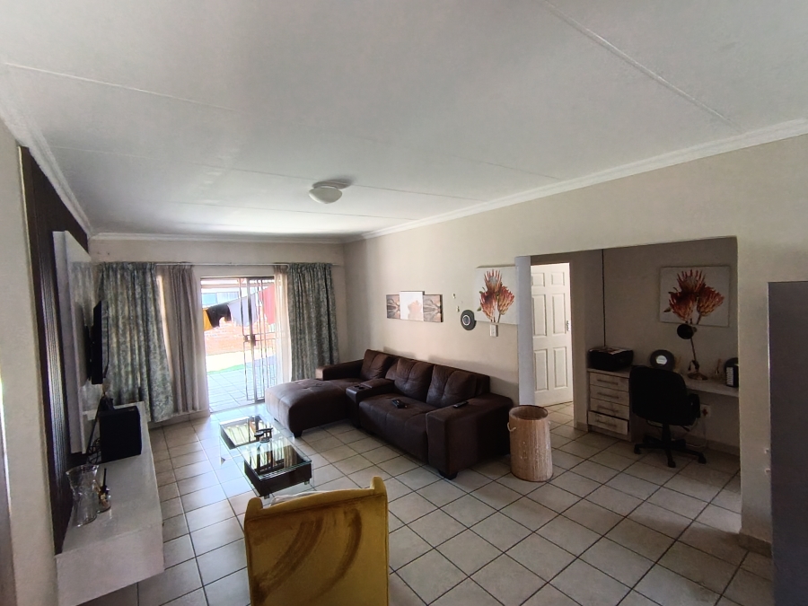 3 Bedroom Property for Sale in Waterval East North West